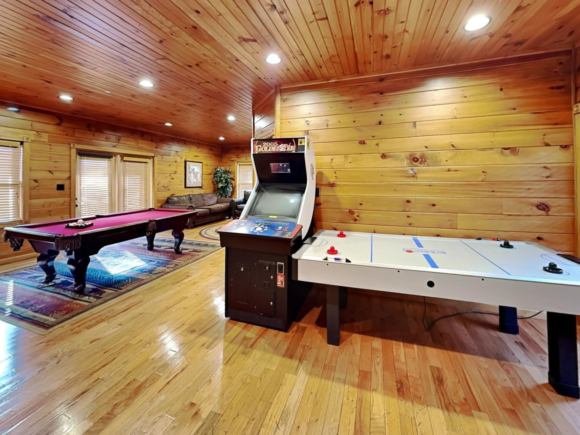The Great Escape Ii, 5 Bedrooms, Sleeps 17, Game Room, Pool Access, Theater Gatlinburg Bagian luar foto