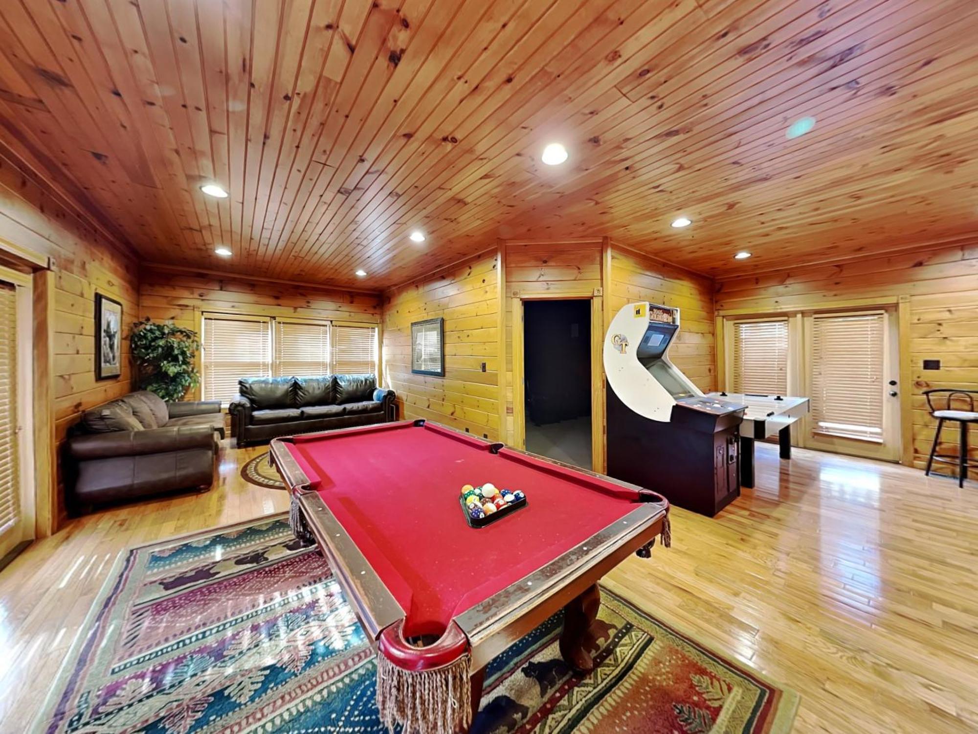 The Great Escape Ii, 5 Bedrooms, Sleeps 17, Game Room, Pool Access, Theater Gatlinburg Bagian luar foto