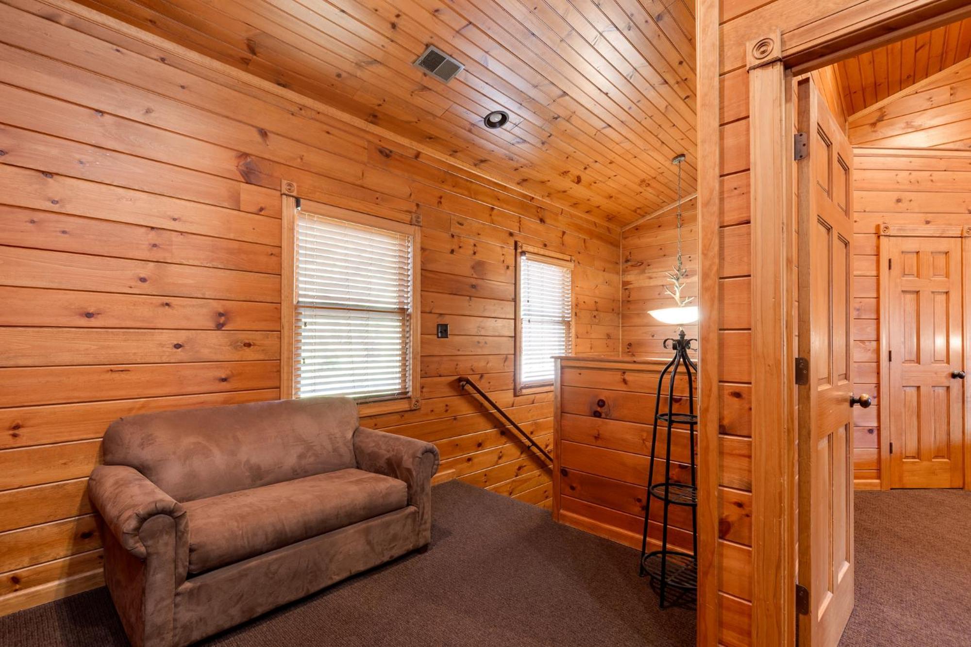 The Great Escape Ii, 5 Bedrooms, Sleeps 17, Game Room, Pool Access, Theater Gatlinburg Bagian luar foto
