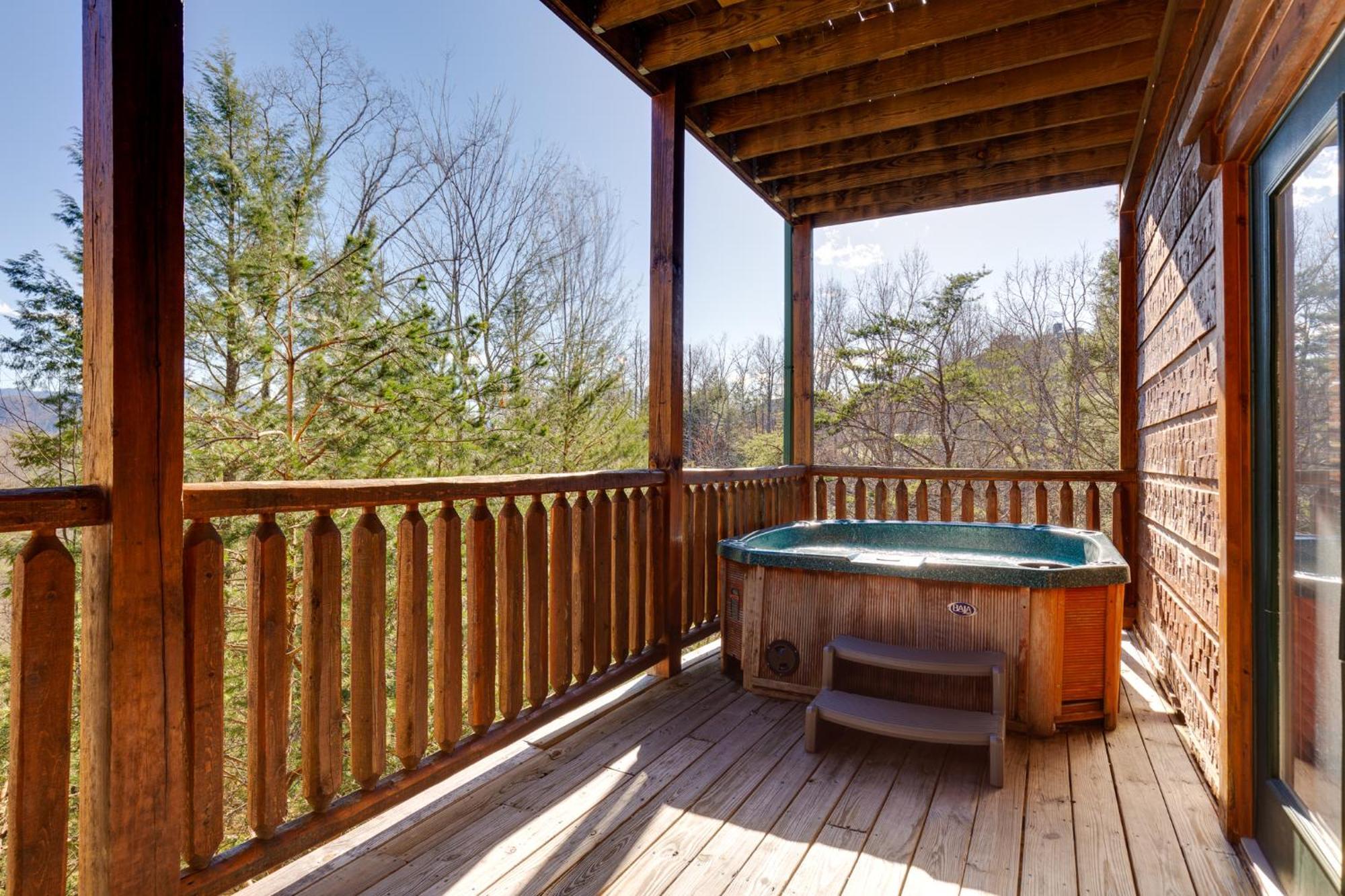 The Great Escape Ii, 5 Bedrooms, Sleeps 17, Game Room, Pool Access, Theater Gatlinburg Bagian luar foto