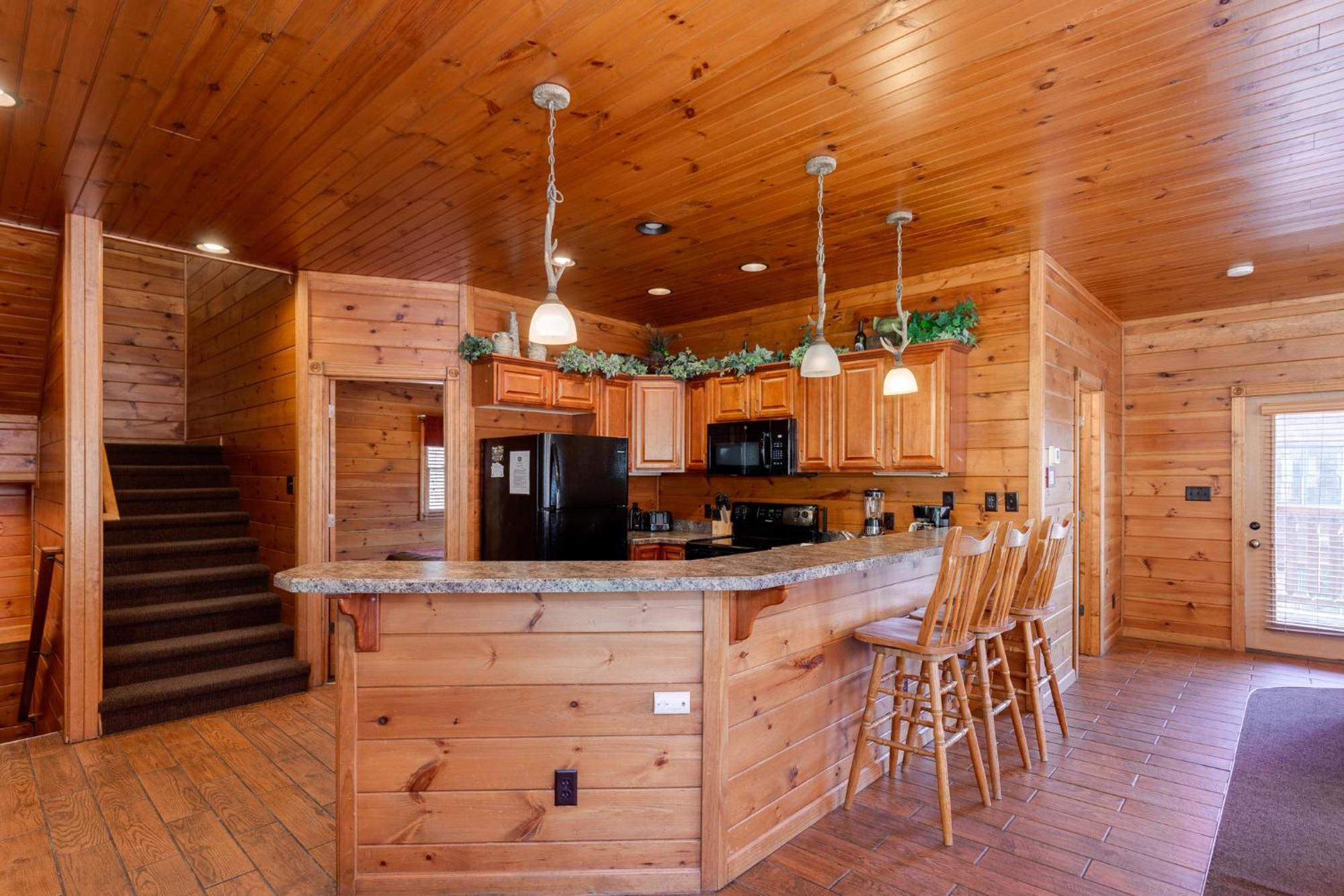 The Great Escape Ii, 5 Bedrooms, Sleeps 17, Game Room, Pool Access, Theater Gatlinburg Bagian luar foto
